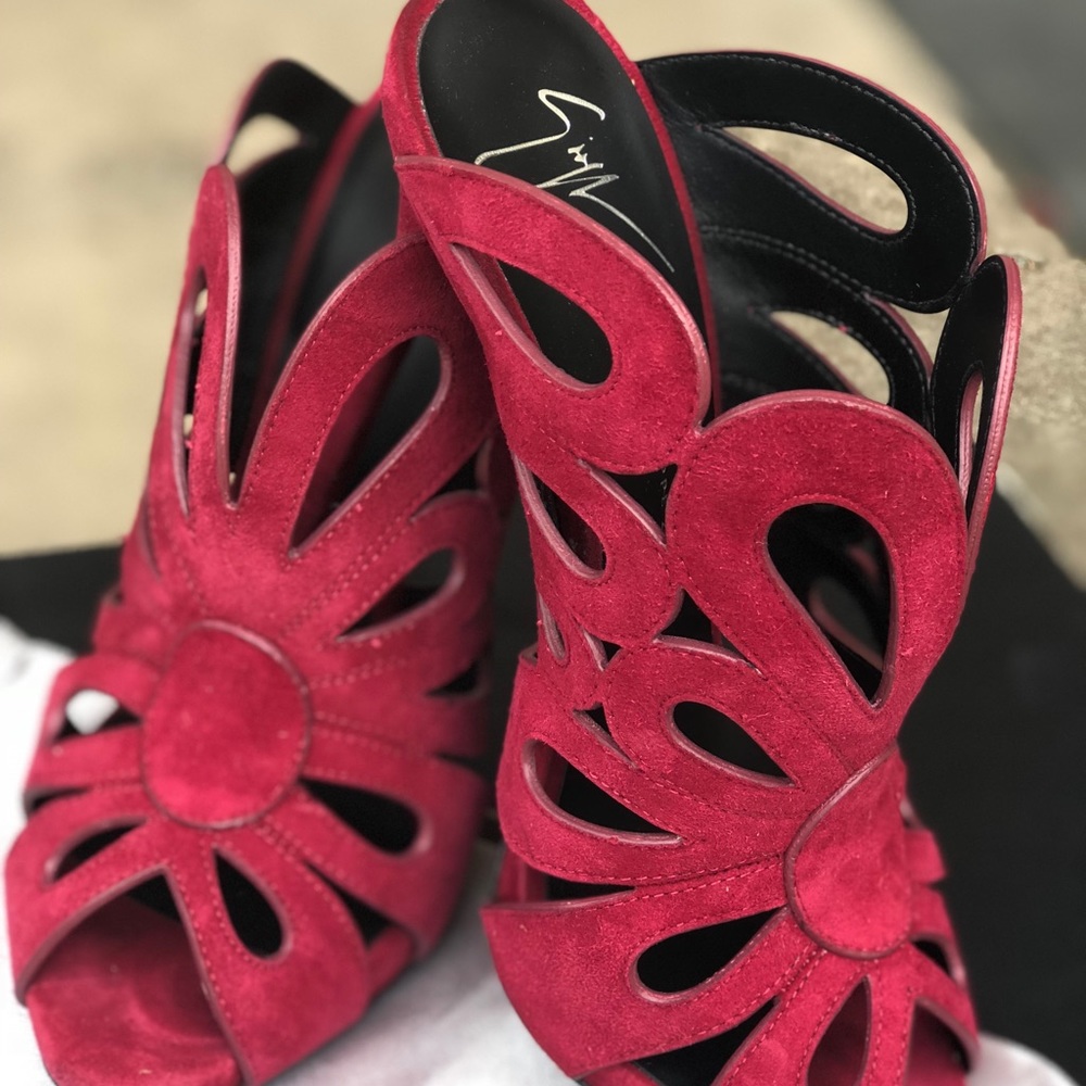 😍❤️Authentic Red Giuseppe Zanotti Heels